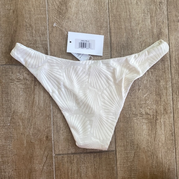 Dippin Daisys Gardenia Seashell Nocturnal Bikini Bottom - Picture 3 of 5